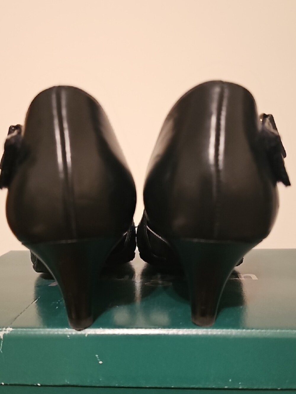 Paul Green Black Pointed Leather Cross-Strap Pumps - Picture 6 of 15